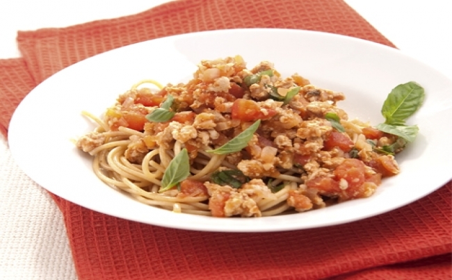 Pasta con boloñesa de pollo